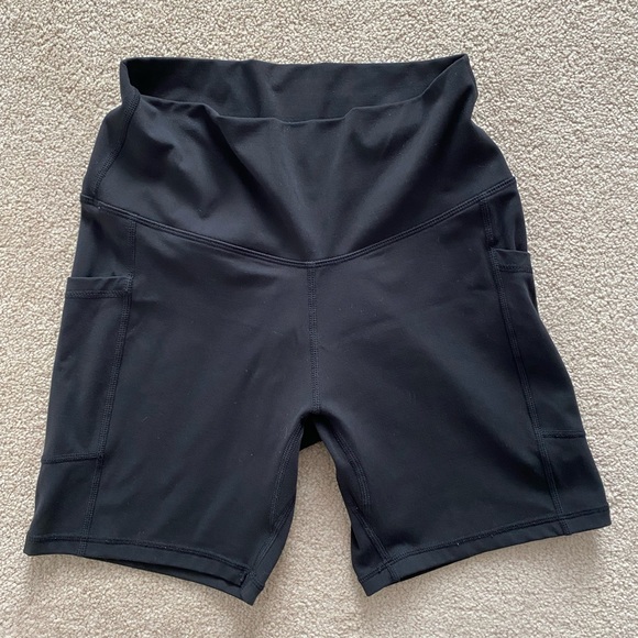 Colorfulkoala Essential Leggings w/Pockets 6” Inseam - Picture 3 of 5